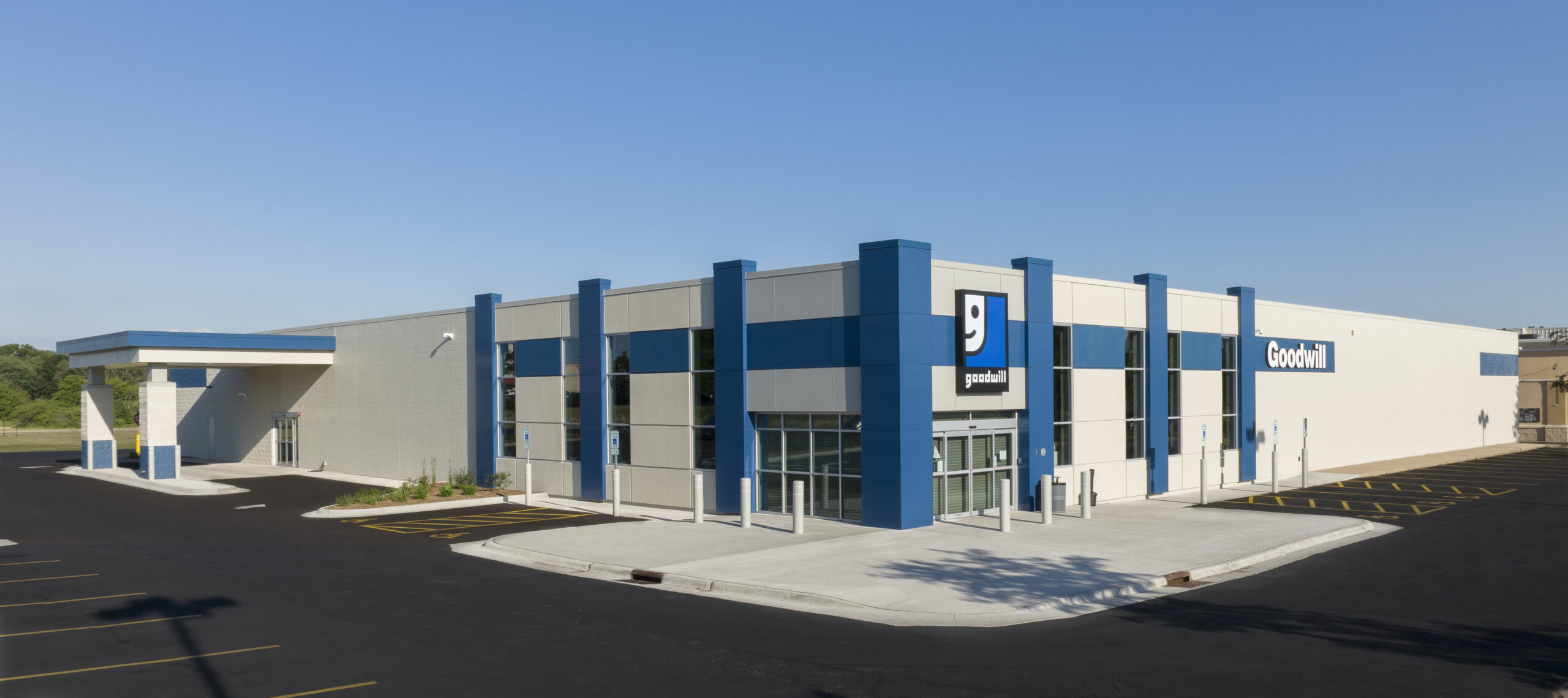 Photo of Goodwill Industries' flagship retail store in Rockford, IL